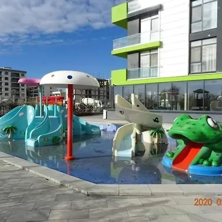 Promenada Front Pool & Indoor Outdoor Pool *