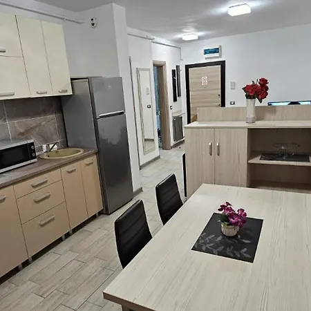 Promenada Front Pool & Indoor Outdoor Pool Năvodari