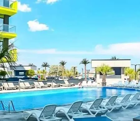 Promenada Front Pool & Indoor Outdoor Pool Daire