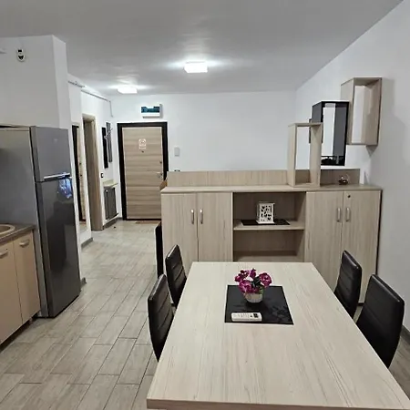 Apartment Promenada Front Pool & Indoor Outdoor Pool Navodari
