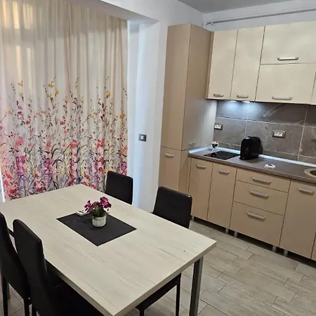 Promenada Front Pool & Indoor Outdoor Pool * Navodari