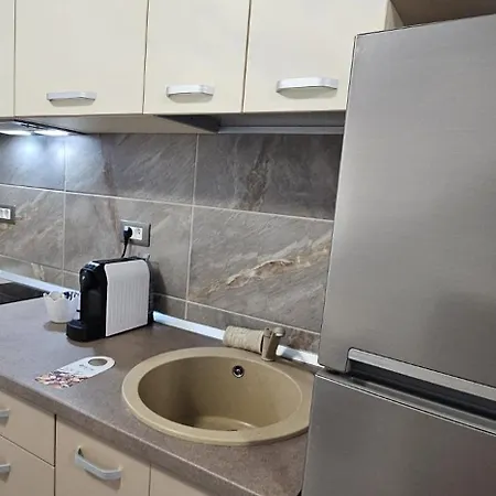 Apartment Promenada Front Pool & Indoor Outdoor Pool Navodari