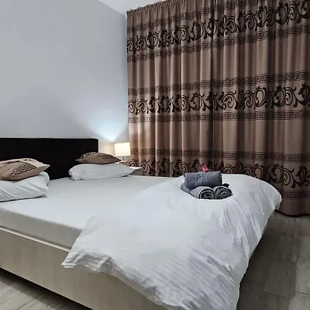 Promenada Front Pool & Indoor Outdoor Pool Navodari