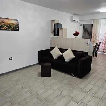 Promenada Front Pool & Indoor Outdoor Pool Navodari