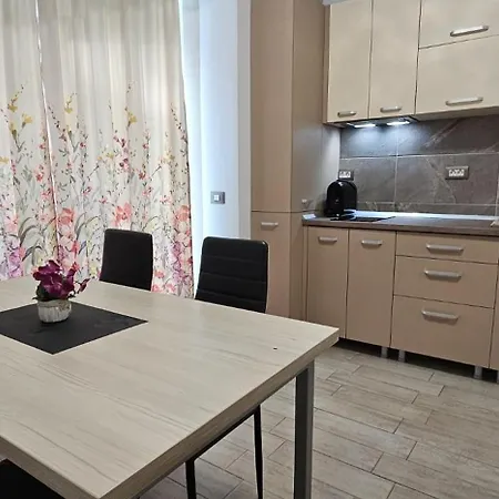 Promenada Front Pool & Indoor Outdoor Pool Apartment