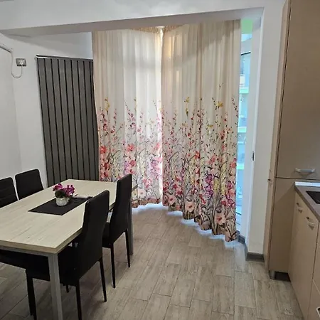 Promenada Front Pool & Indoor Outdoor Pool * Navodari