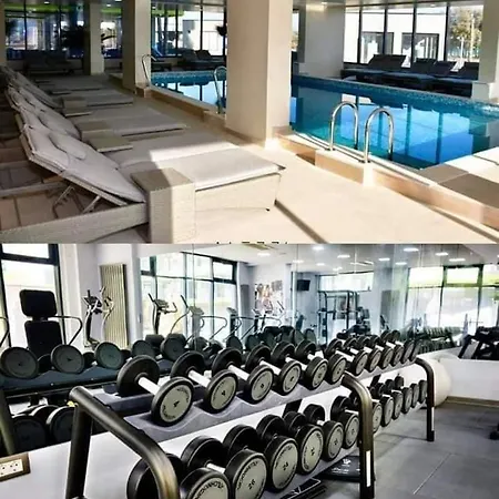 Promenada Front Pool & Indoor Outdoor Pool Apartment Navodari