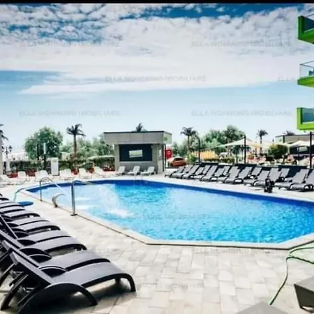 Promenada Front Pool & Indoor Outdoor Pool Navodari