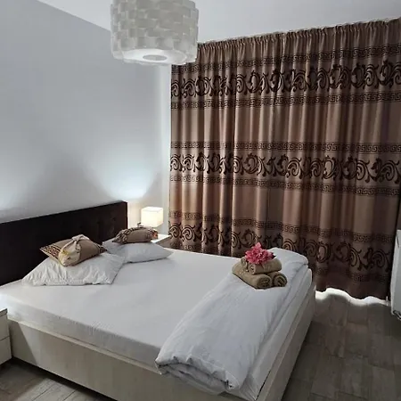 Promenada Front Pool & Indoor Outdoor Pool * Navodari